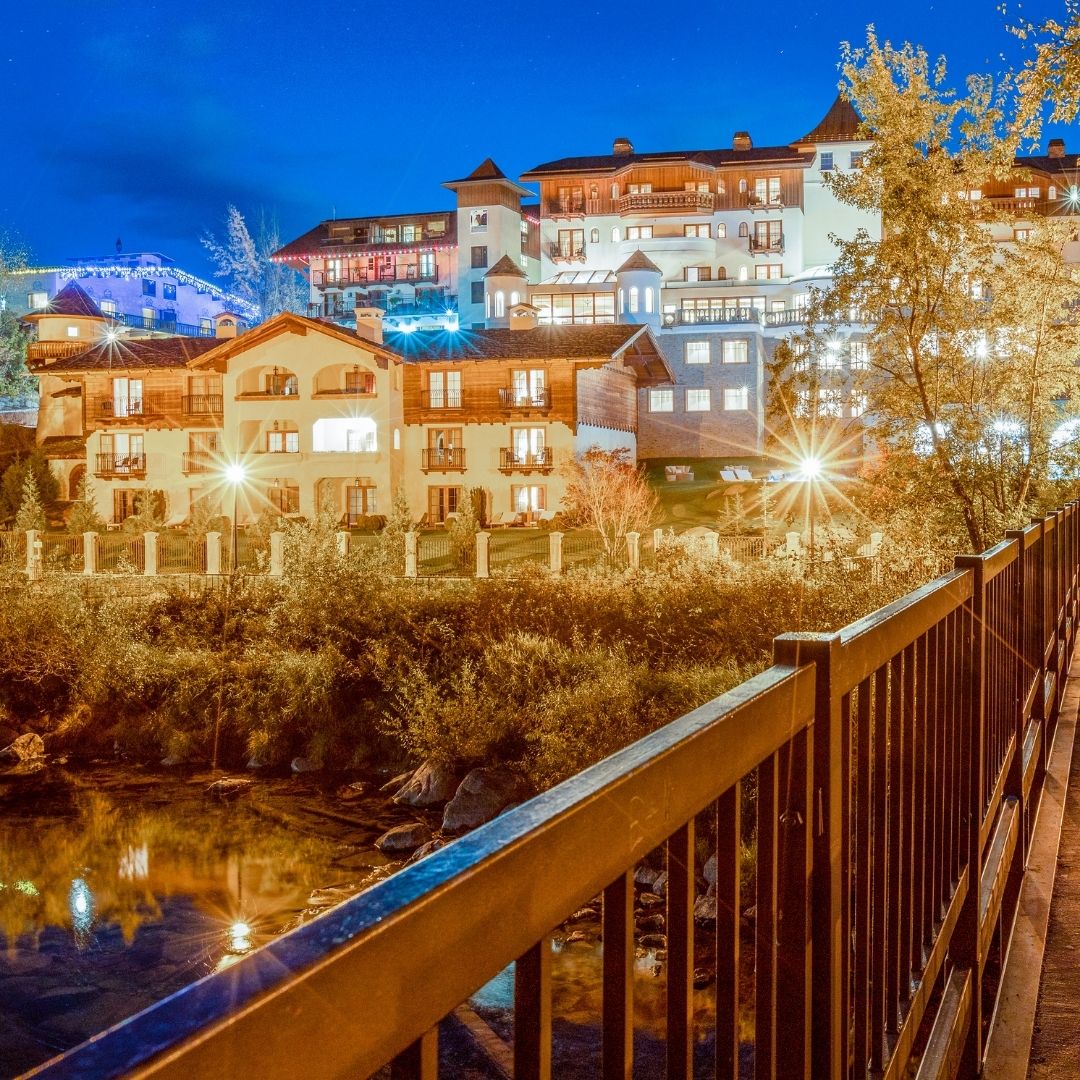 Nightime view of Leavenworth's Bavarian village